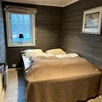 Casa de Férias Nordre Hella - With Jacuzzi With 4 Bedrooms Fossby