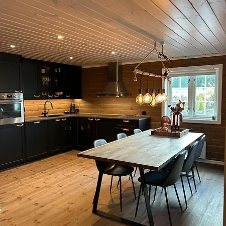 Nordre Hella - With Jacuzzi With 4 Bedrooms *